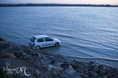 véhicule ayant été submergé par la mer à la grande marée d'avril