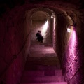 Escalier entre l'abbatiale et Notre-Dame-des-trente-Cierge
