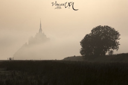 Mont Saint-Michel dans la brume