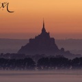 Sompteux soleil levant sur le Mont Saint-Michel