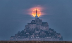  MG 6437 Pleine lune derrière le Mont Saint-Michel