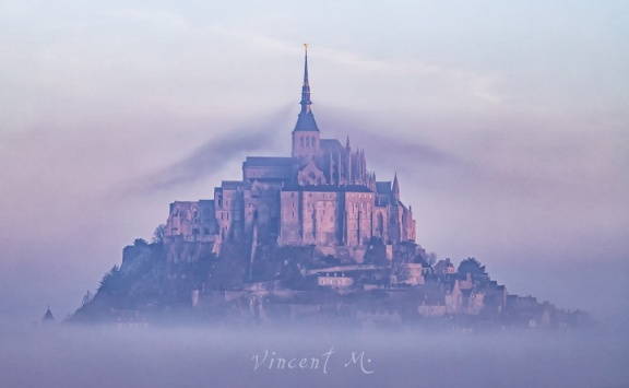Mont Saint-Michel dans la brume